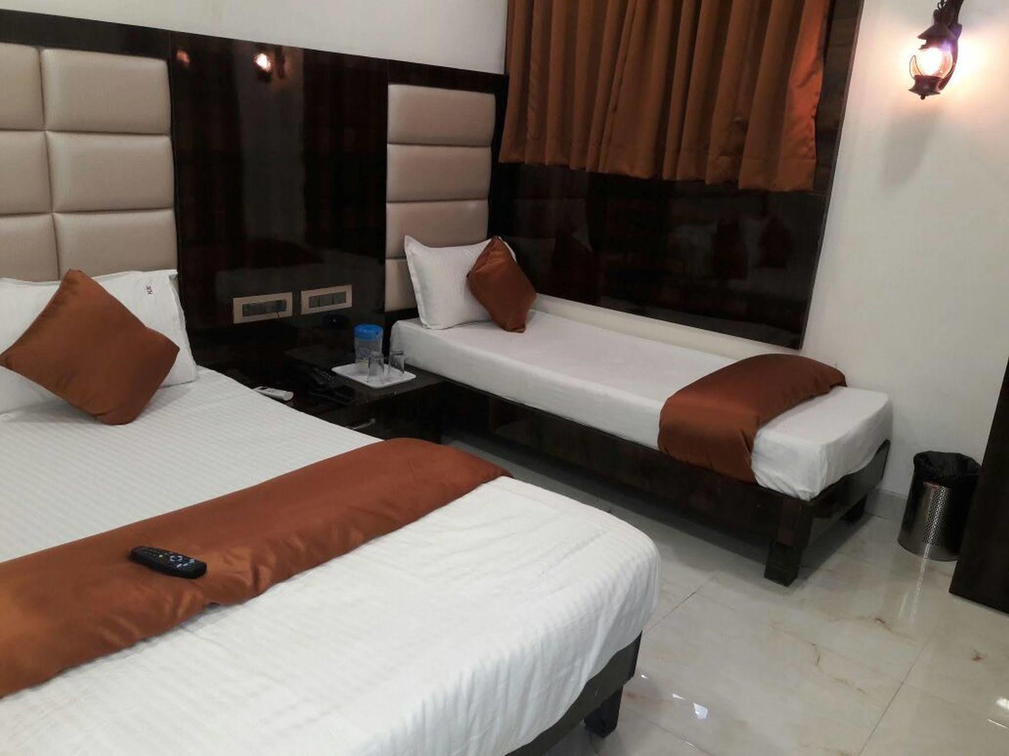 Hotel Karishma Bombaj Zewnętrze zdjęcie